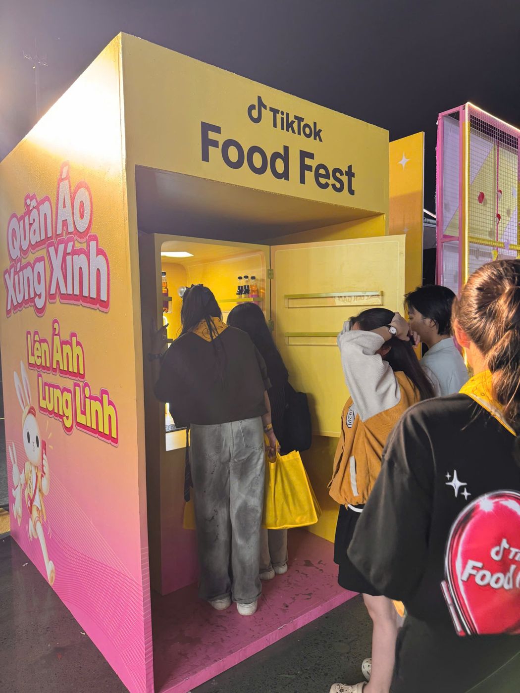Trạm ảnh · TikTok Food Fest